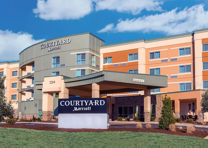 Courtyard By Marriott Somerset