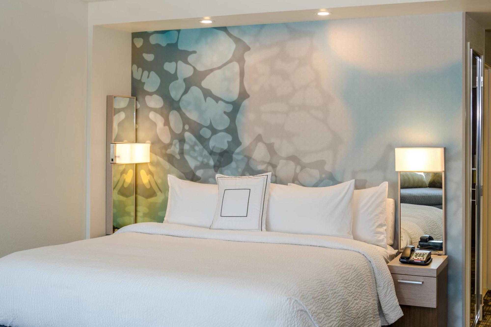 Courtyard By Marriott