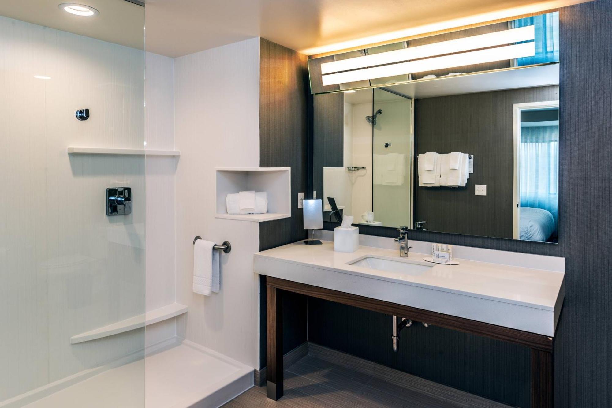 Courtyard By Marriott
