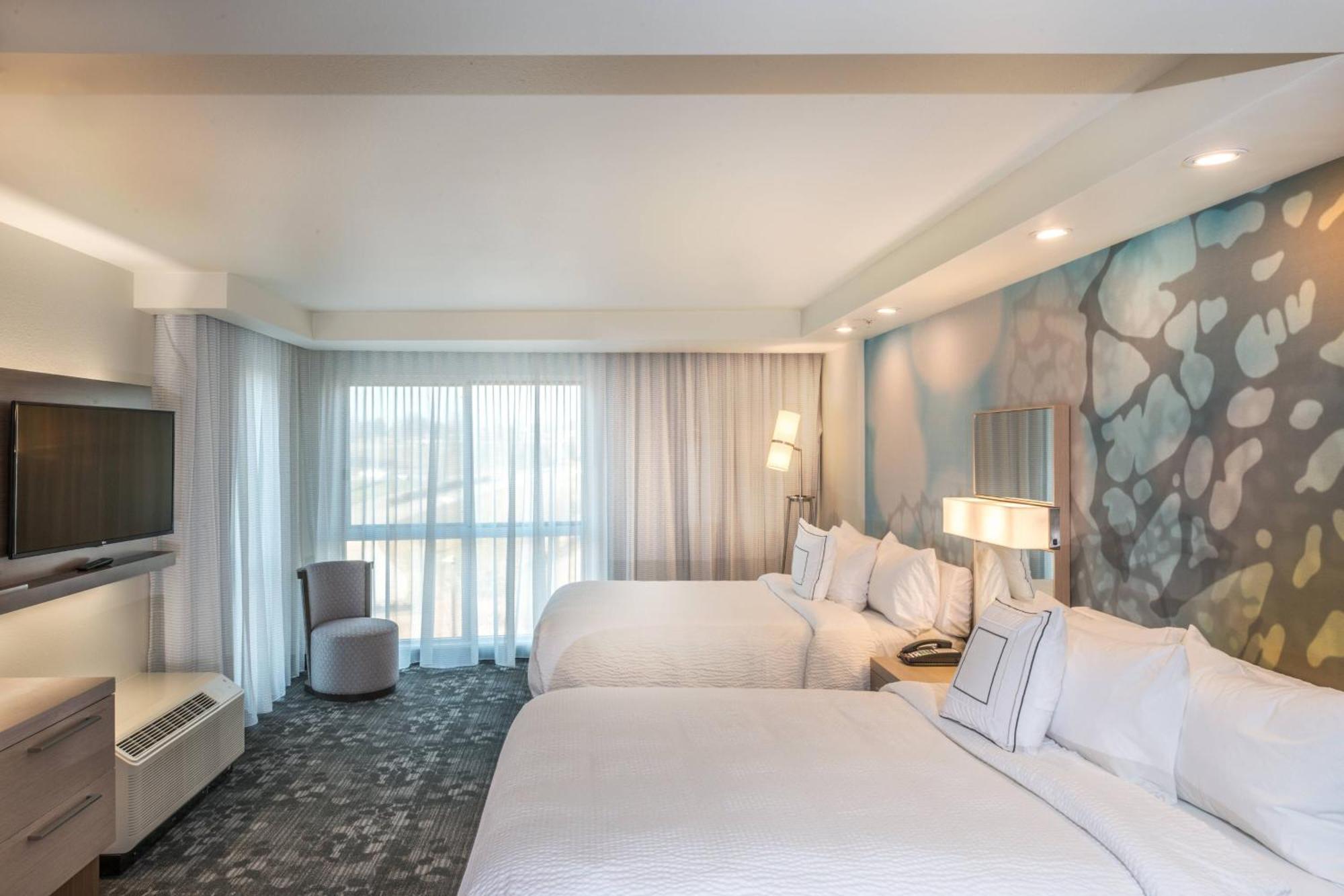 Courtyard By Marriott Hotel