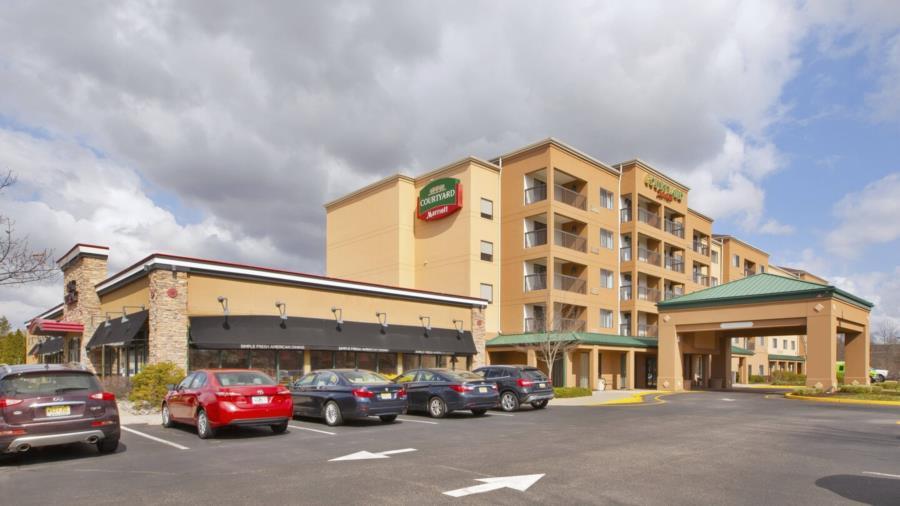 Courtyard By Marriott Hotel 3*